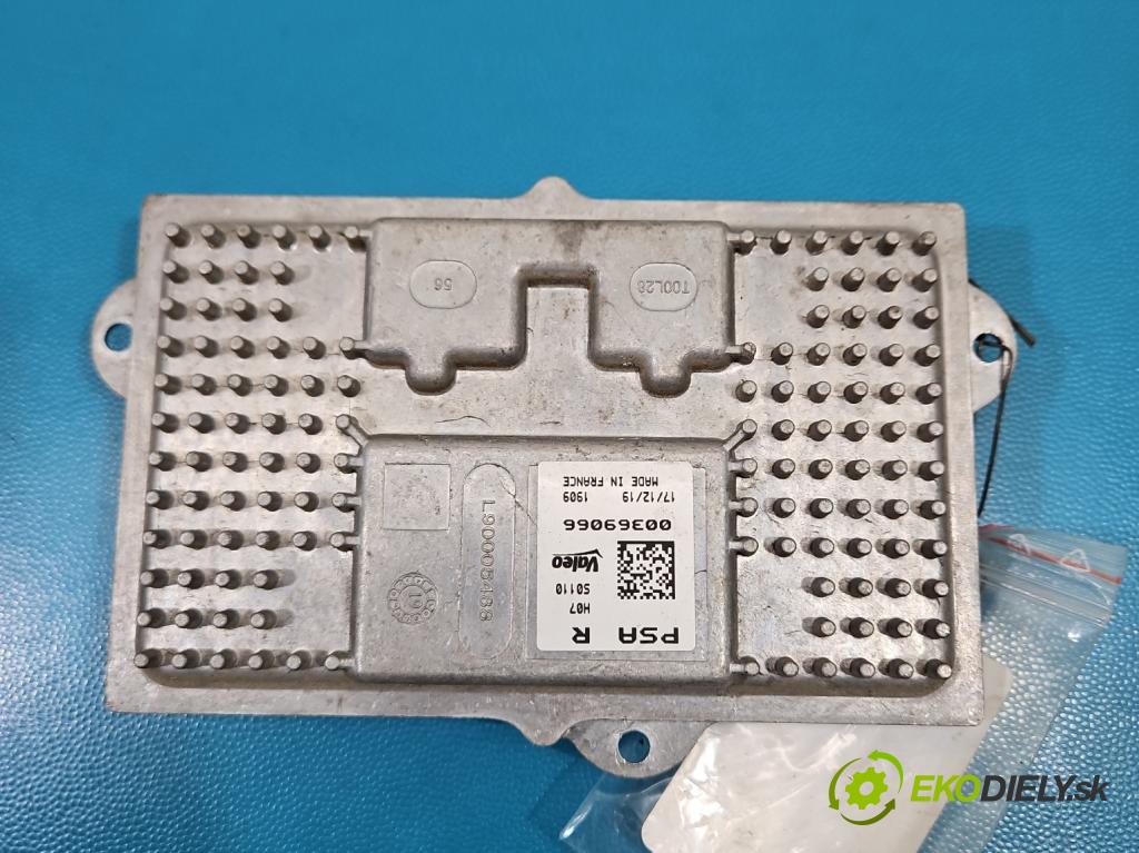 Peugeot 3008 II 2016-2023 1.6 T 300 HP automatic 221 kW 1598 cm3 5- střídač: xenon 90032783 (Riadiaca jednotka xenónu)