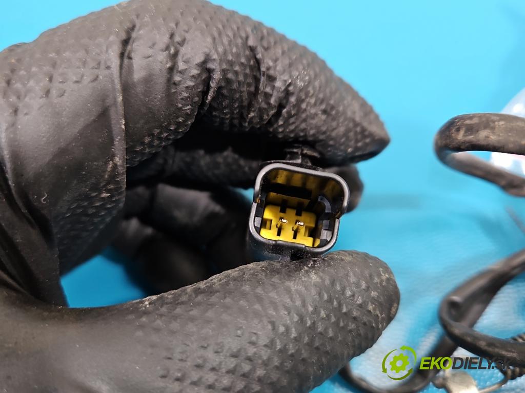 Peugeot 3008 II 2016-2023 1.6 T 300 HP automatic 221 kW 1598 cm3 5- zámok kapoty