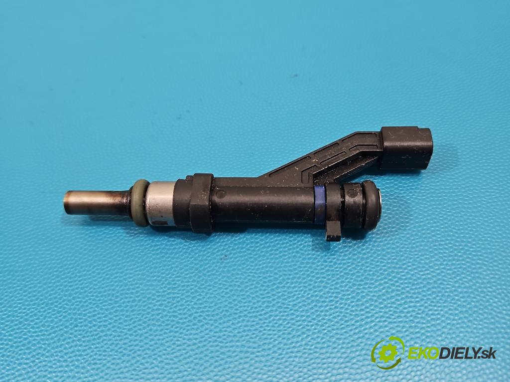 Hyundai I30 III 2016- 1.5 DPI 16V 110 HP manual 80.9 kW 1498 cm3 5- vstrek 35310-2M327 (Vstrekovač paliva)