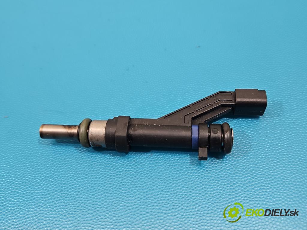 Hyundai I30 III 2016- 1.5 DPI 16V 110 HP manual 80.9 kW 1498 cm3 5- vstrek 35310-2M327 (Vstrekovač paliva)