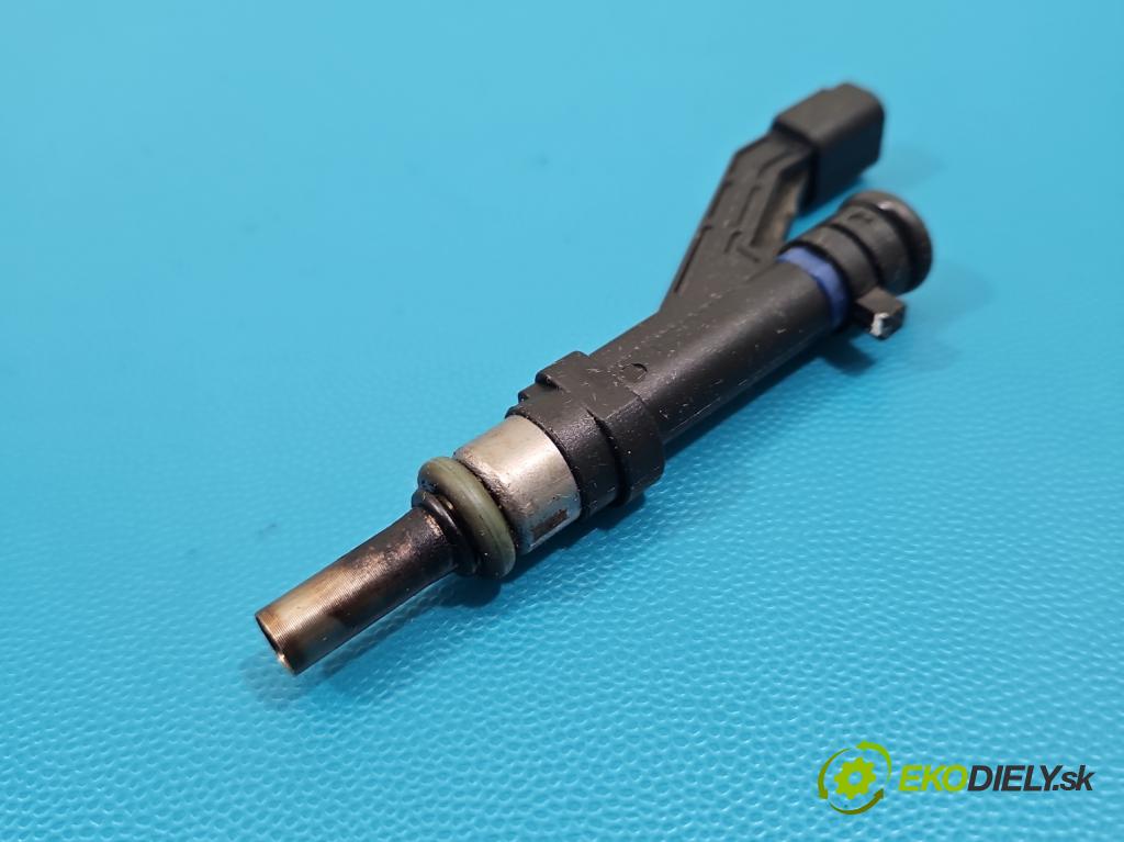 Hyundai I30 III 2016- 1.5 DPI 16V 110 HP manual 80.9 kW 1498 cm3 5- vstrek 35310-2M327 (Vstrekovač paliva)