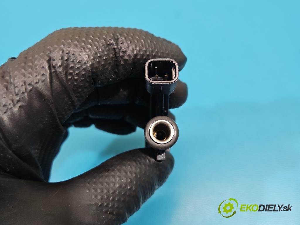 Hyundai I30 III 2016- 1.5 DPI 16V 110 HP manual 80.9 kW 1498 cm3 5- vstrek 35310-2M327 (Vstrekovač paliva)