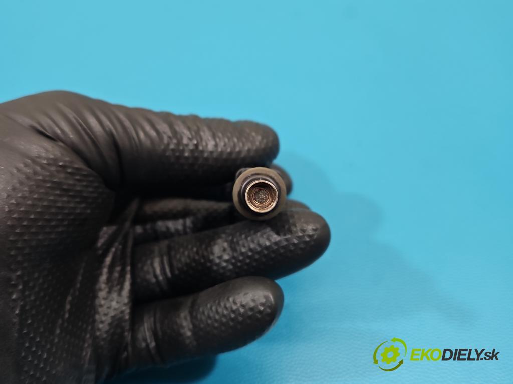 Hyundai I30 III 2016- 1.5 DPI 16V 110 HP manual 80.9 kW 1498 cm3 5- vstrek 35310-2M327 (Vstrekovač paliva)