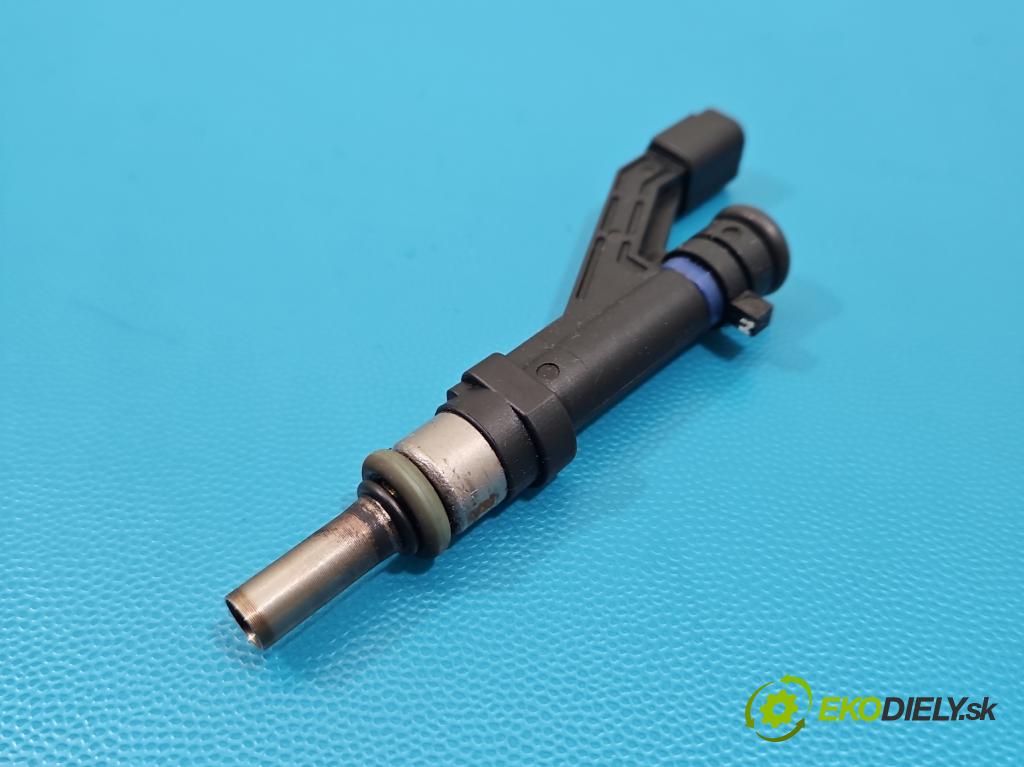 Hyundai I30 III 2016- 1.5 DPI 16V 110 HP manual 80.9 kW 1498 cm3 5- vstrek 35310-2M327 (Vstrekovač paliva)