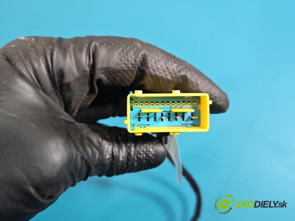 Peugeot 3008 II 2016-2023 1.6 T 300 HP automatic 221 kW 1598 cm3 5- operadlo 9831817180 (Lakťová opierka)