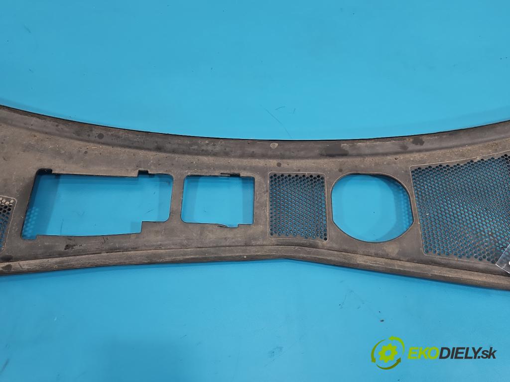 Vw Passat B5 1995-2005 1.9 tdi 131 hp manual 96 kW 1896 cm3 5- torpédo  (Plast pod čelním sklem)