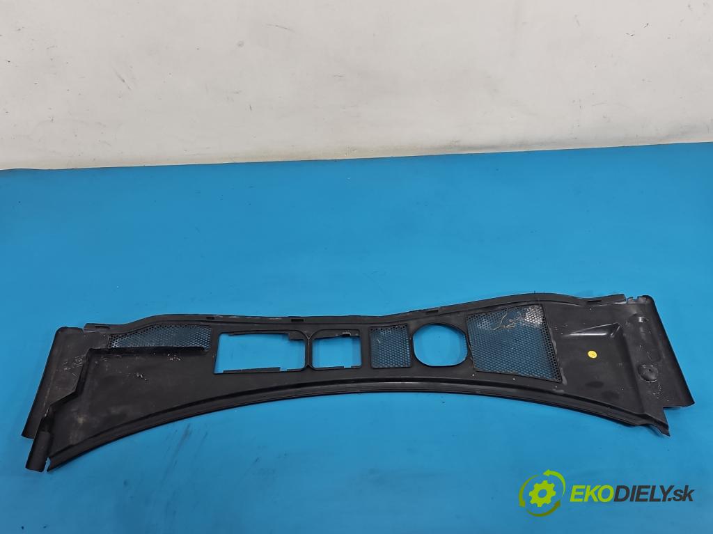 Vw Passat B5 1995-2005 1.9 tdi 131 hp manual 96 kW 1896 cm3 5- torpédo  (Plast pod čelním sklem)