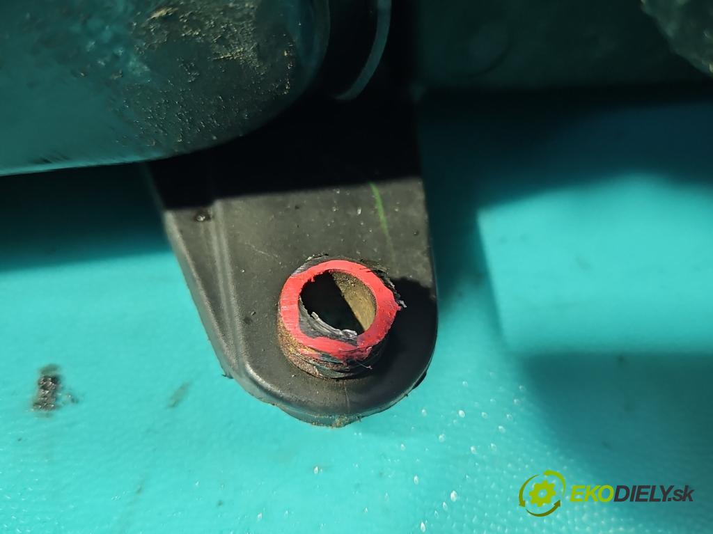 Vw Passat B5 1995-2005 1.9 tdi 131 HP manual 96 kW 1896 cm3 5- Reflektor: pravý  (Svetlo predné pravé)