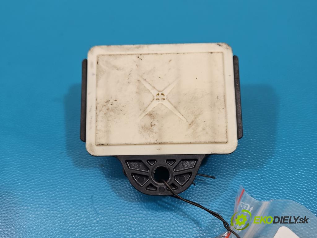 Bmw 3 F30 2011-2018 2.0d 184hp manual 135 kW 1995 cm3 5- Relé: svíčky: zařicích: 8570087 (Relé)