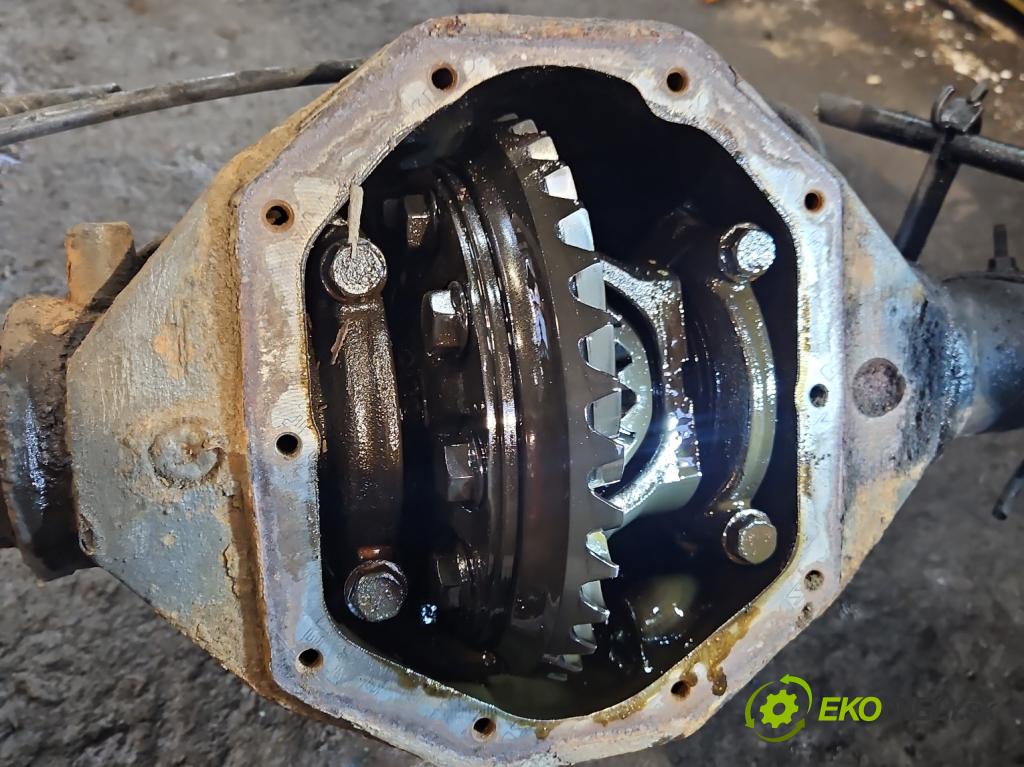 Mercedes Sprinter I 1995-2006 2.2 CDI 82 HP automatic 60 kW 2148 cm3 5- Most: zadní: 9043530110