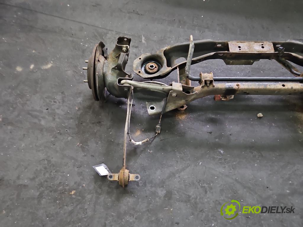 Volvo V50 2.4 20v 170 HP manual 125 kW 2435 cm3 5- zadna výstuha  (Výstuha zadná)