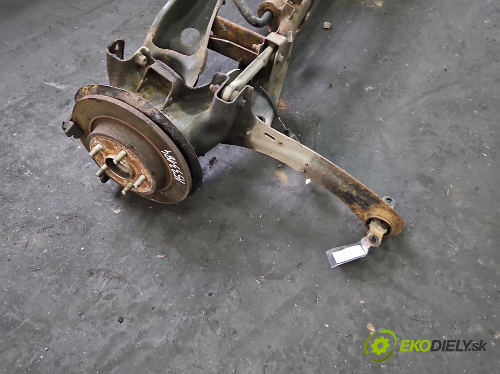 Volvo V50 2.4 20v 170 HP manual 125 kW 2435 cm3 5- zadna výstuha  (Výstuha zadná)