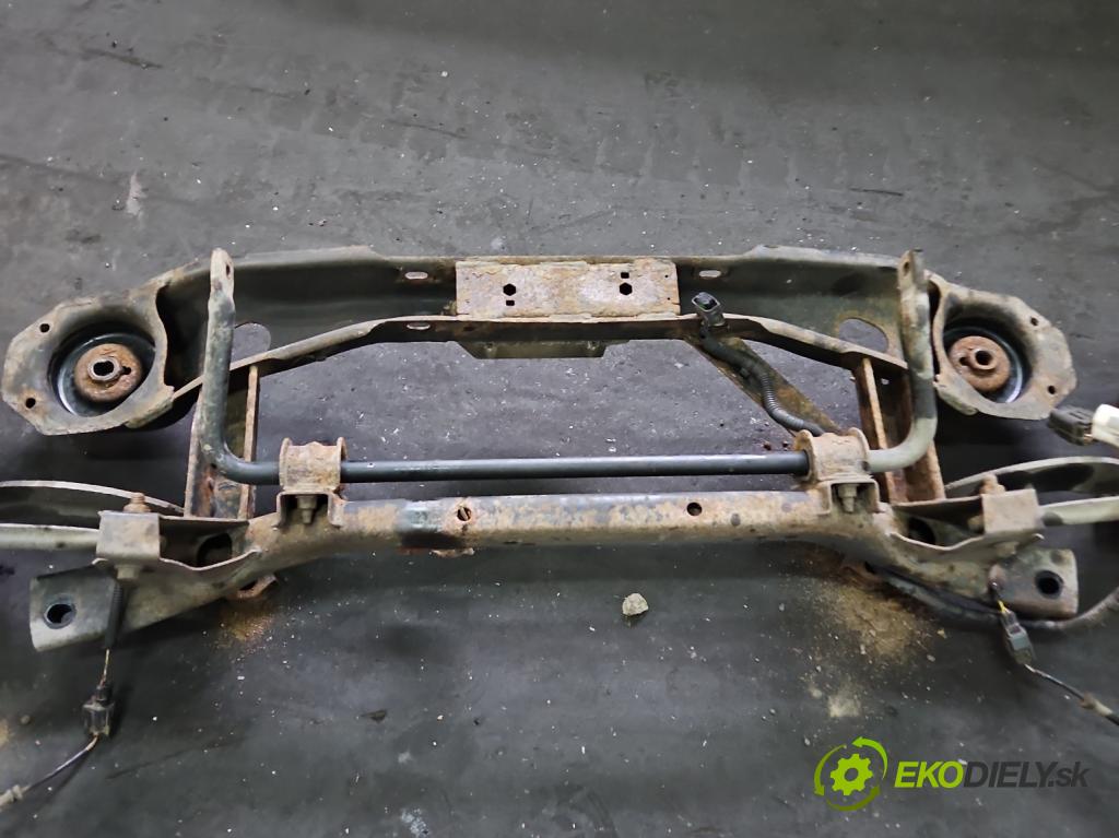 Volvo V50 2.4 20v 170 HP manual 125 kW 2435 cm3 5- zadna výstuha  (Výstuha zadná)