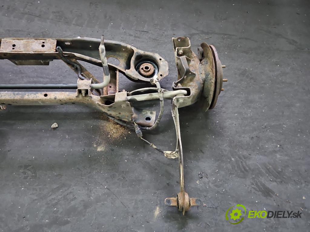 Volvo V50 2.4 20v 170 HP manual 125 kW 2435 cm3 5- zadna výstuha  (Výstuha zadná)