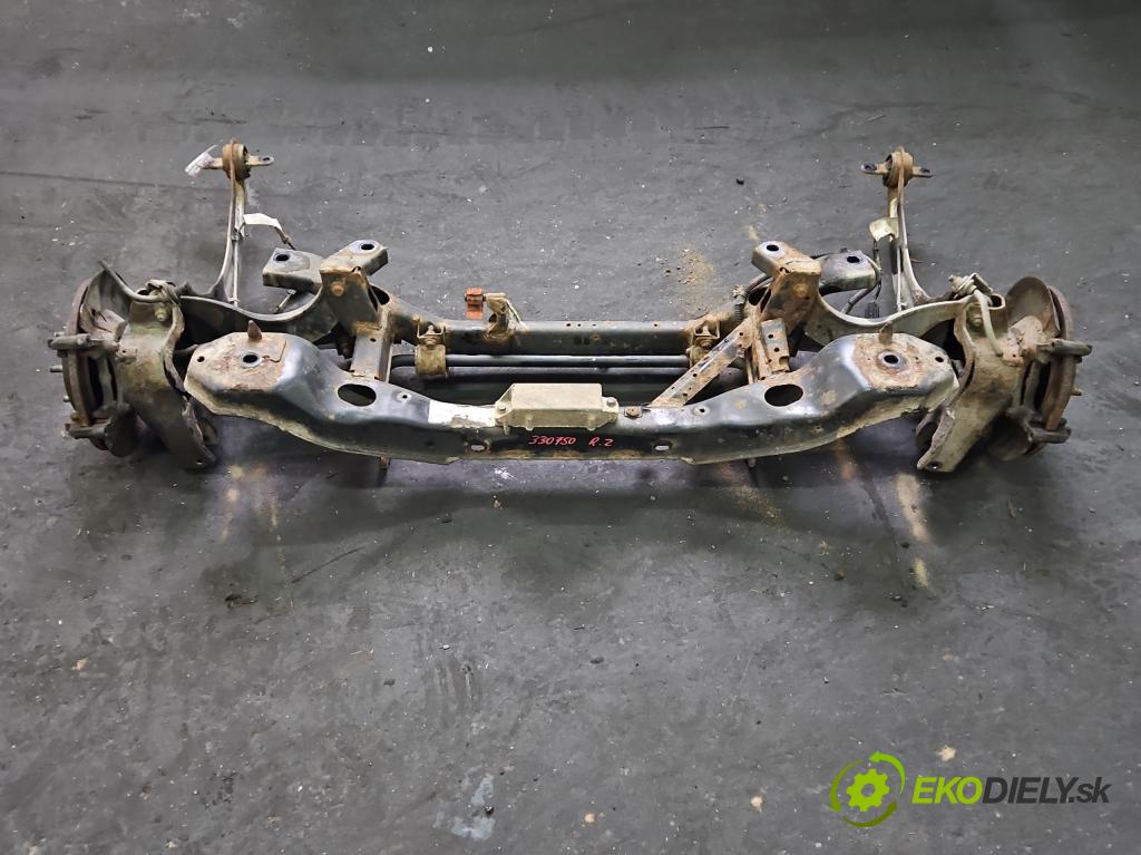 Volvo V50 2.4 20v 170 HP manual 125 kW 2435 cm3 5- zadna výstuha  (Výstuha zadná)