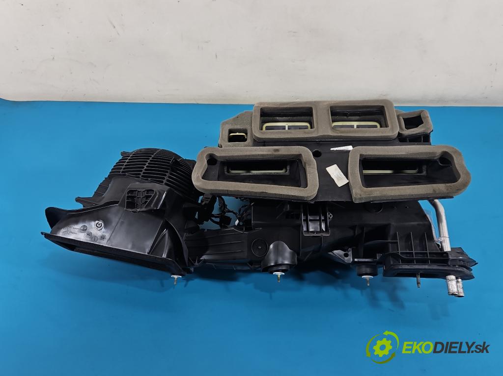 Maserati Quattroporte VI 13- 3.0 V6 automatic 301 kW 2979 cm3 4- radiátor 670036837 (Radiátor topení)