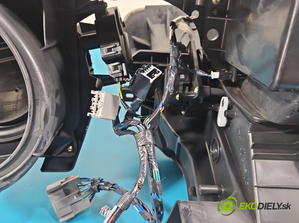 Maserati Quattroporte VI 13- 3.0 V6 automatic 301 kW 2979 cm3 4- radiátor 670036837 (Radiátor topení)