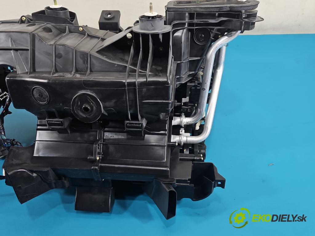 Maserati Quattroporte VI 13- 3.0 V6 automatic 301 kW 2979 cm3 4- radiátor 670036837 (Radiátor topení)