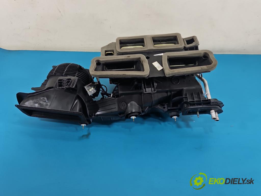 Maserati Quattroporte VI 13- 3.0 V6 automatic 301 kW 2979 cm3 4- radiátor 670036837 (Radiátor topení)