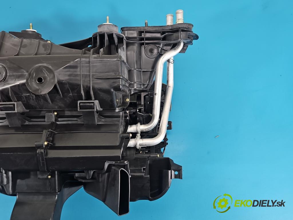 Maserati Quattroporte VI 13- 3.0 V6 automatic 301 kW 2979 cm3 4- radiátor 670036837 (Radiátor topení)