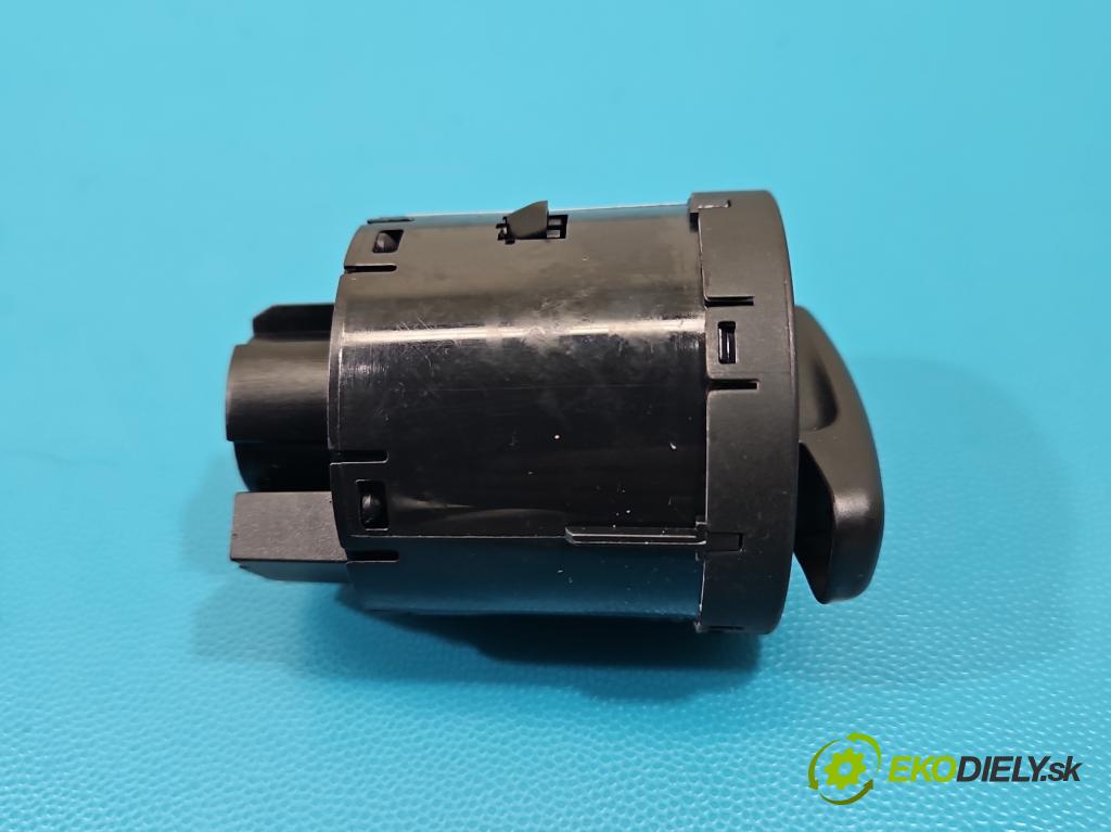 Maserati Quattroporte VI 13- 3.0 V6 automatic 301 kW 2979 cm3 4- Přepínač světel na deska: 670019822