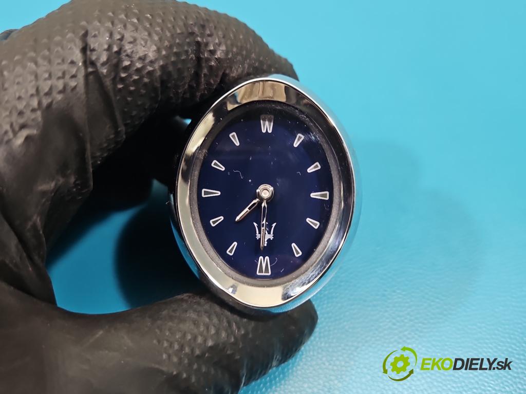 Maserati Quattroporte VI 13- 3.0 V6 automatic 301 kW 2979 cm3 4- Sledujte: 670041740 (Prístrojová doska)