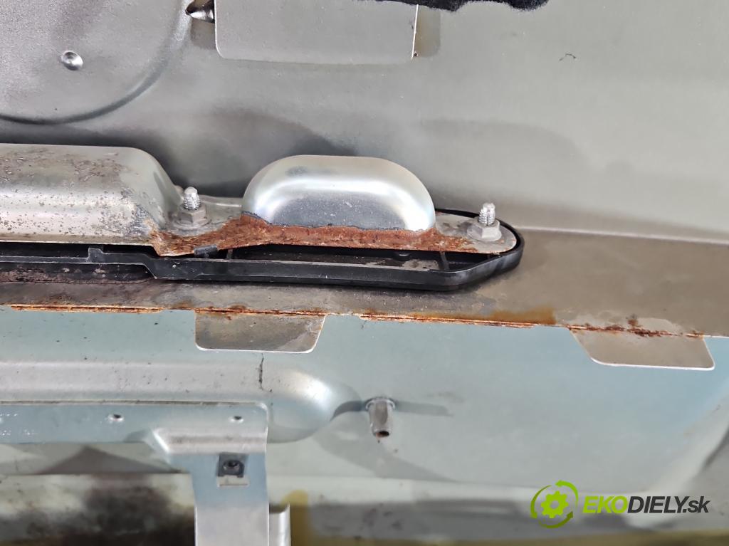 Vw Touran I 2003-2015 2.0 TDI 136hp manual 100 kW 1968 cm3 5- zadní kufrové dveře  (Zadní kapota (kufr))