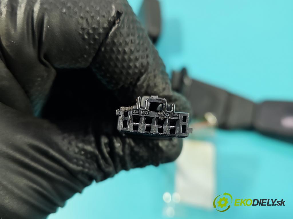 Peugeot 3008 II 2016-2023 1.6 T 300 hp automatic 221 kW 1598 cm3 5- stěna bezpečnost zadní pravý 9828866877