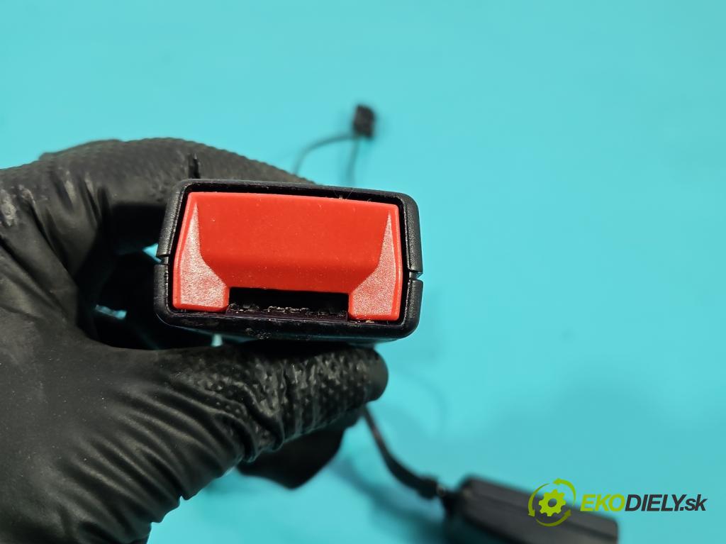 Peugeot 3008 II 2016-2023 1.6 T 300 hp automatic 221 kW 1598 cm3 5- stěna bezpečnost zadní pravý 9828866877