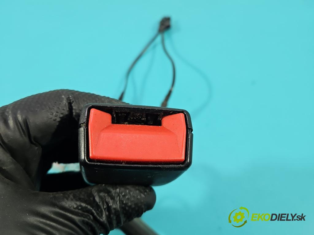 Peugeot 3008 II 2016-2023 1.6 T 300 hp automatic 221 kW 1598 cm3 5- stěna bezpečnost zadní pravý 9828866877