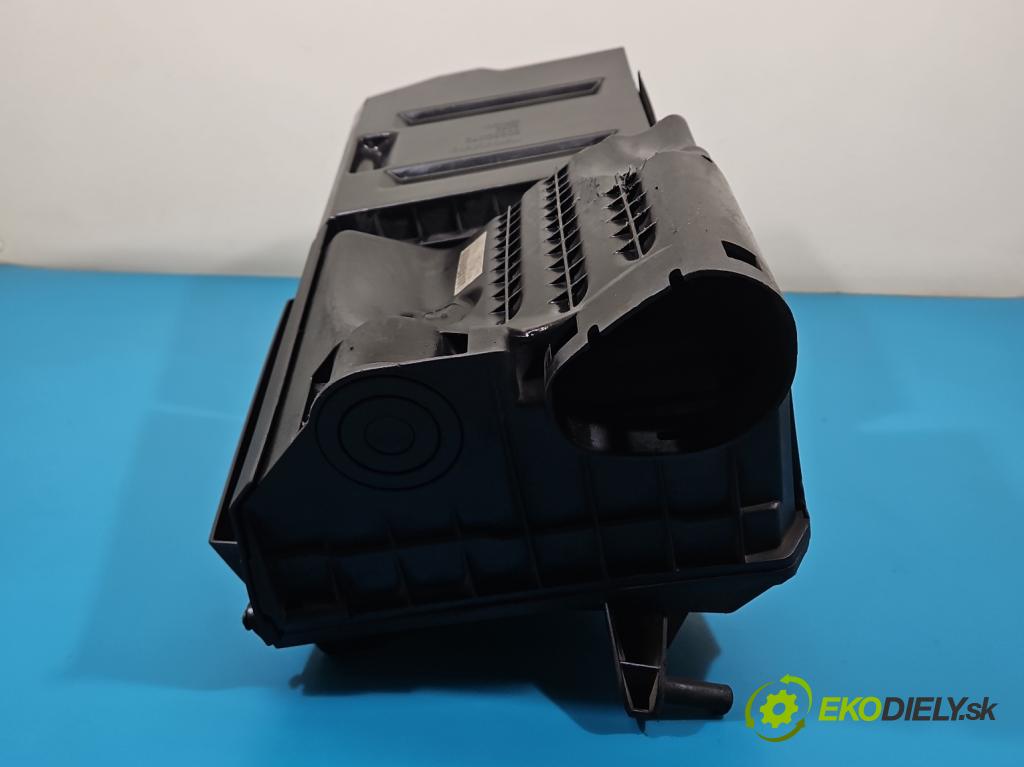 Volvo V50 2.4 20v 170 hp manual 125 kW 2435 cm3 5- obal filtra vzduchu 30650076 (Kryt vzduchového filtru)