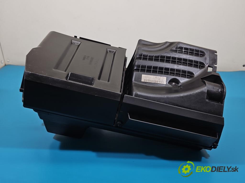 Volvo V50 2.4 20v 170 hp manual 125 kW 2435 cm3 5- obal filtra vzduchu 30650076 (Kryt vzduchového filtru)