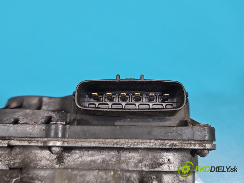 Volvo V50 2.4 20v 170 HP manual 125 kW 2435 cm3 5- klapka 8677694 (Škrtiaca klapka)