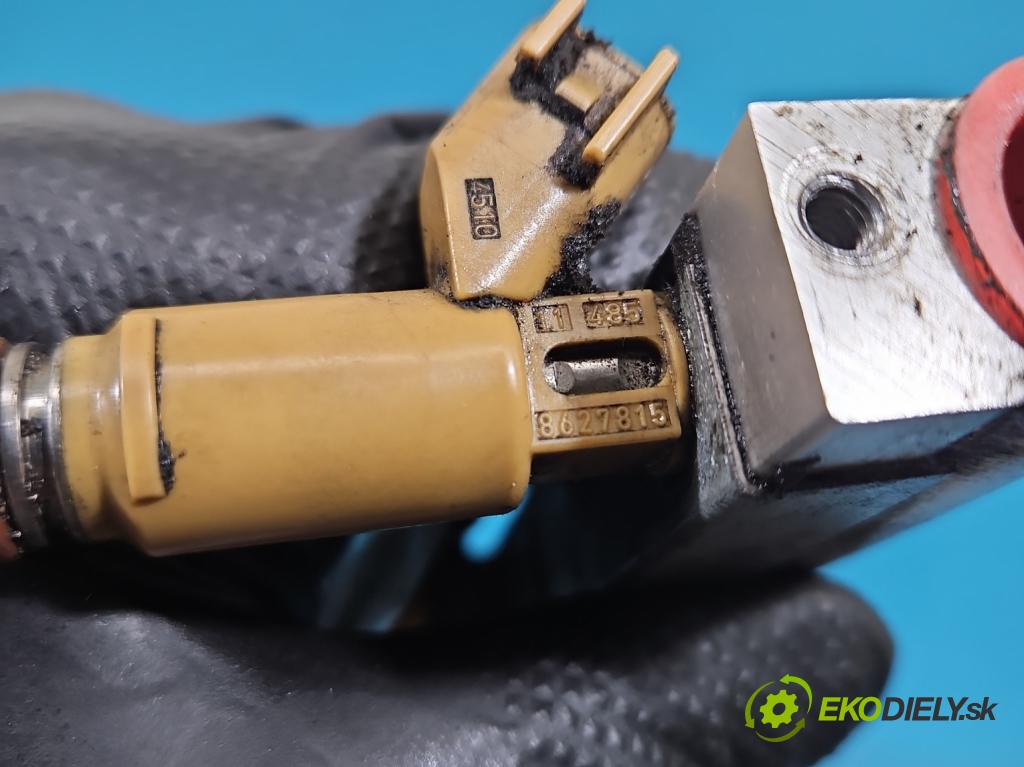 Volvo V50 2.4 20v 170 HP manual 125 kW 2435 cm3 5- vstrek 8627815 (Vstrekovač paliva)