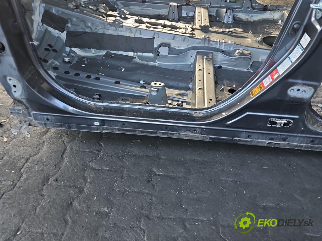 Toyota Rav4 V 2018- 2.5 hybrid 178KM automatic 131 kW 2487 cm3 5- práh levý  (Karoserie ostatní)