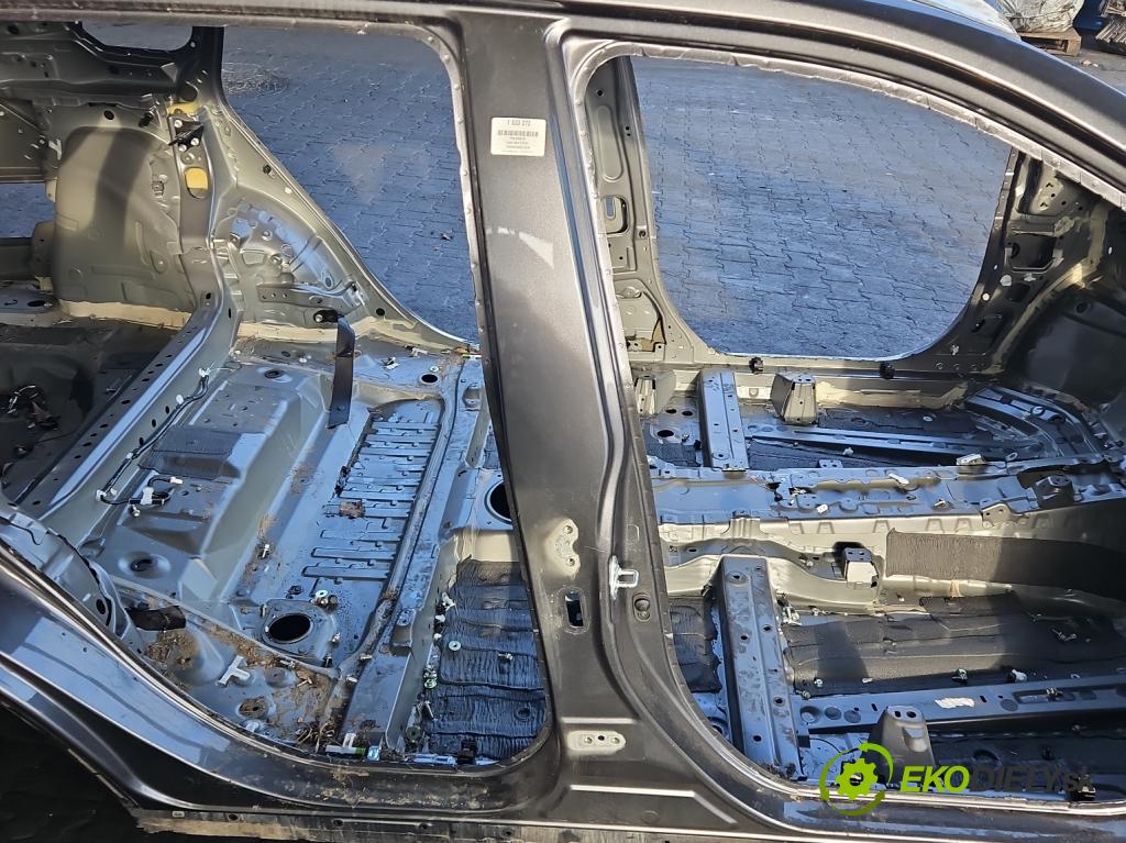 Toyota Rav4 V 2018- 2.5 hybrid 178KM automatic 131 kW 2487 cm3 5- práh pravý  (Karoserie ostatní)