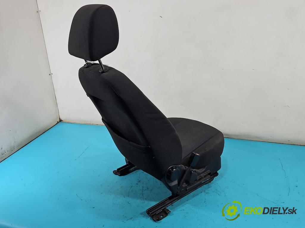 Ford Fiesta Mk6 2002-2008 1.4 tdci 68 HP manual 50 kW 1399 cm3 5- Sedačka ľavý  (Sedadlo)