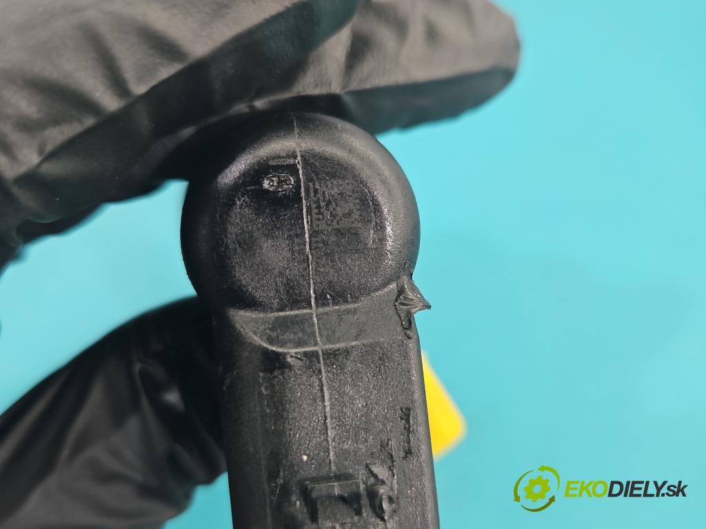 Ford Fiesta Mk6 2002-2008 1.4 tdci 68 HP manual 50 kW 1399 cm3 5- vstrek 9654551080 (Vstrekovač paliva)