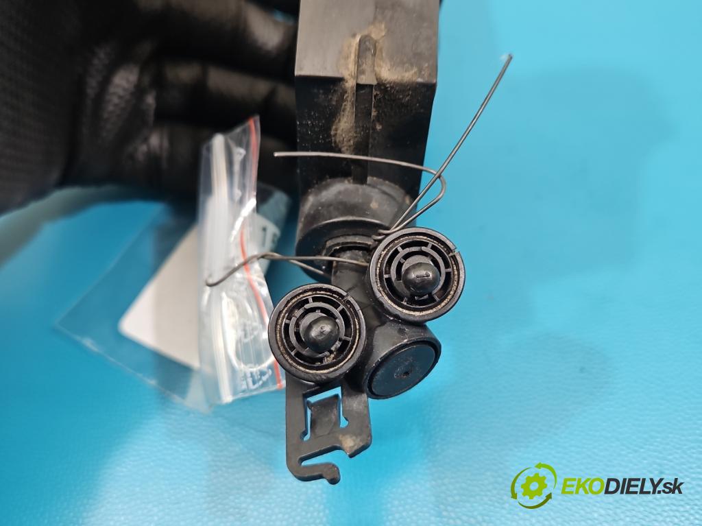 Volvo V50 2.4 20v 170 HP manual 125 kW 2435 cm3 5- ostrekovač reflektor: ľavý 1300390109 (Motorček ostrekovačov)