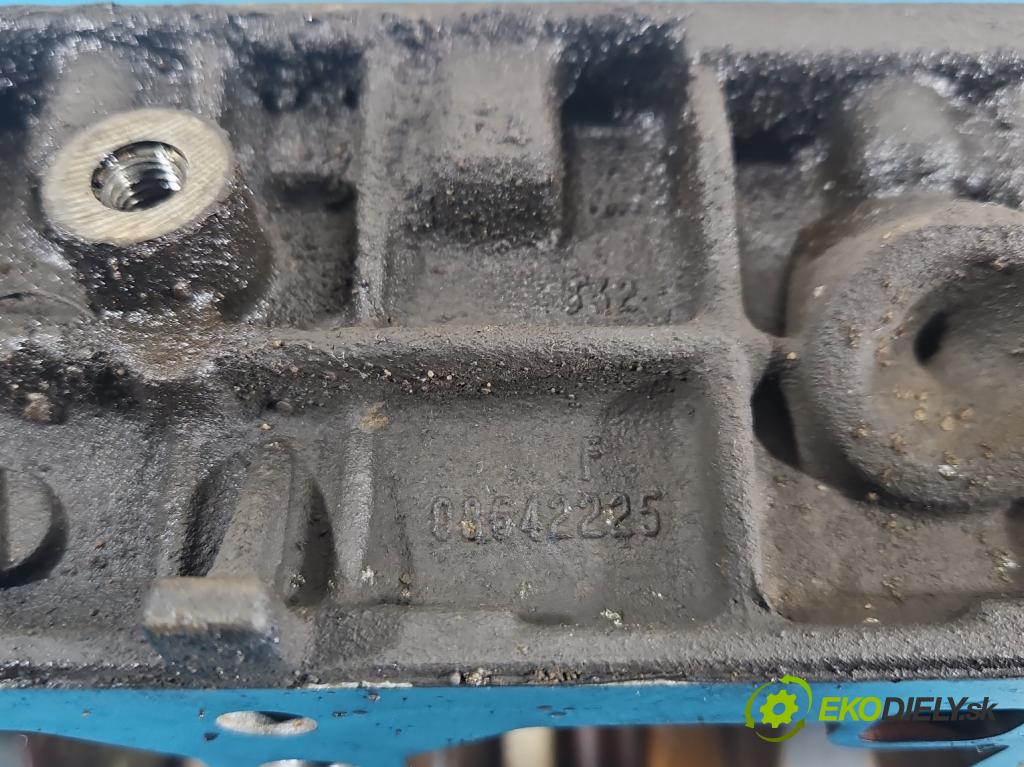 Volvo V50 2.4 20v 170 hp manual 125 kW 2435 cm3 5- Základ: ostatní: 08642225