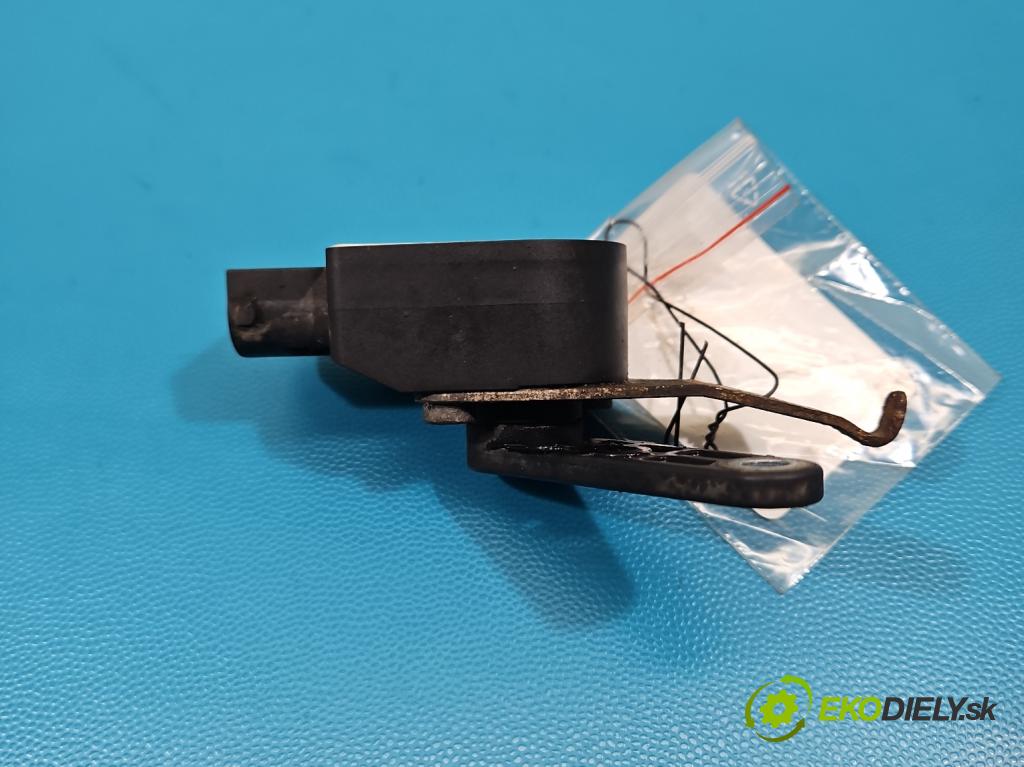 Bmw 3 F30 2011-2018 2.0d 184hp manual 135 kW 1995 cm3 5- snímač nastavenia xenon 6784072 (Snímač)