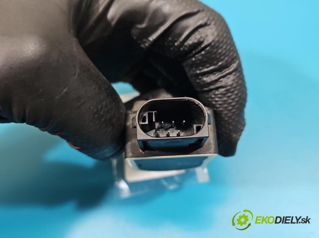 Bmw 3 F30 2011-2018 2.0d 184hp manual 135 kW 1995 cm3 5- snímač nastavenia xenon 6784072 (Snímač)