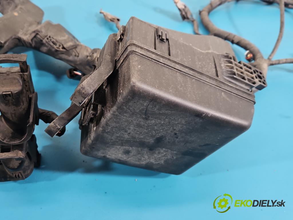 Kia Sportage III 2010-2015 1.6 GDI 135 hp manual 99 kW 1591 cm3 5- skříňka pojistková 91950-2S010 (Pojistková skříňka)