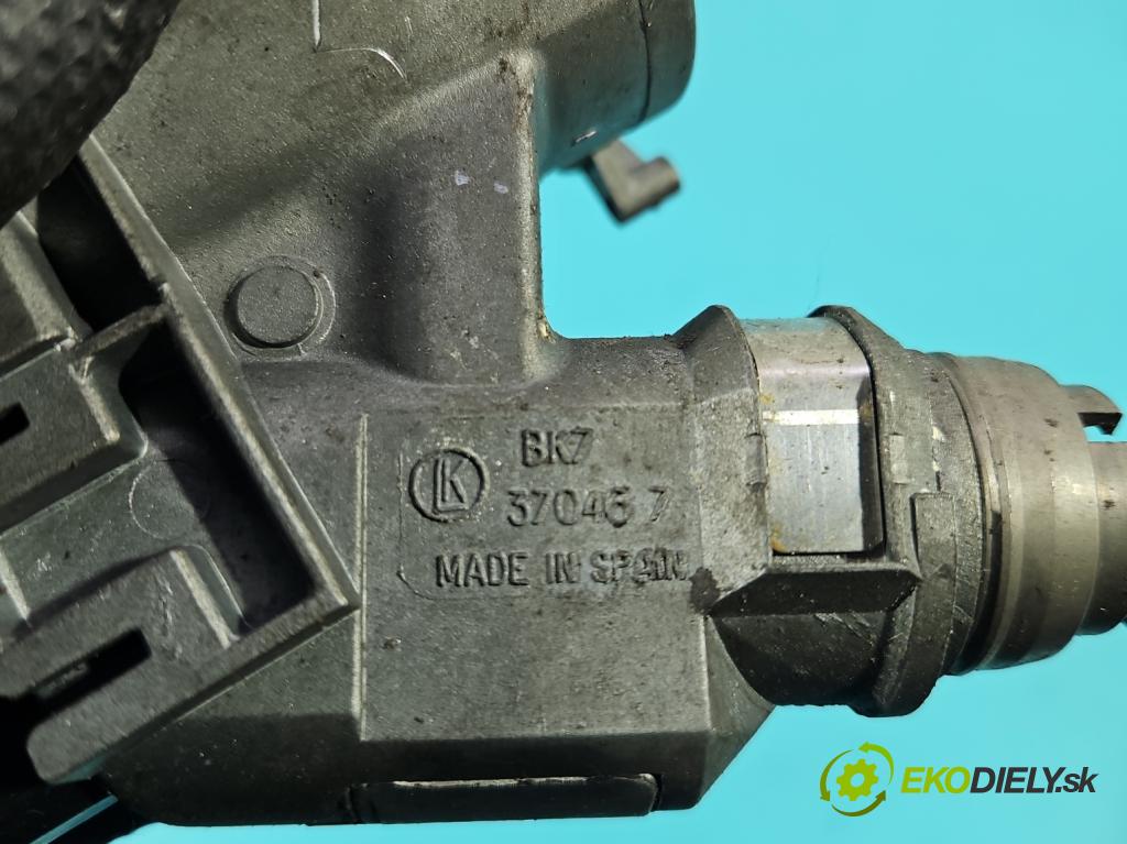 Vw Polo III 6N 1994-2001 1.4 60 HP manual 44 kW 1390 cm3 3- Spínačka  (Spínacia skrinka)