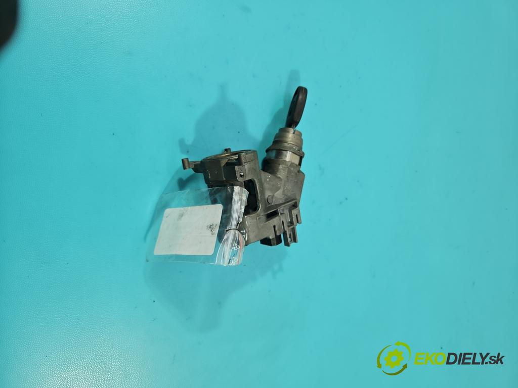 Vw Polo III 6N 1994-2001 1.4 60 HP manual 44 kW 1390 cm3 3- Spínačka  (Spínacia skrinka)