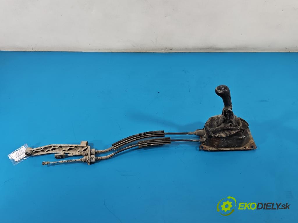 Vw Polo III 6N 1994-2001 1.4 60 HP manual 44 kW 1390 cm3 3- Páka: Změny: stupeň,rýchlosť  (Rýchlostná páka (kulisa))