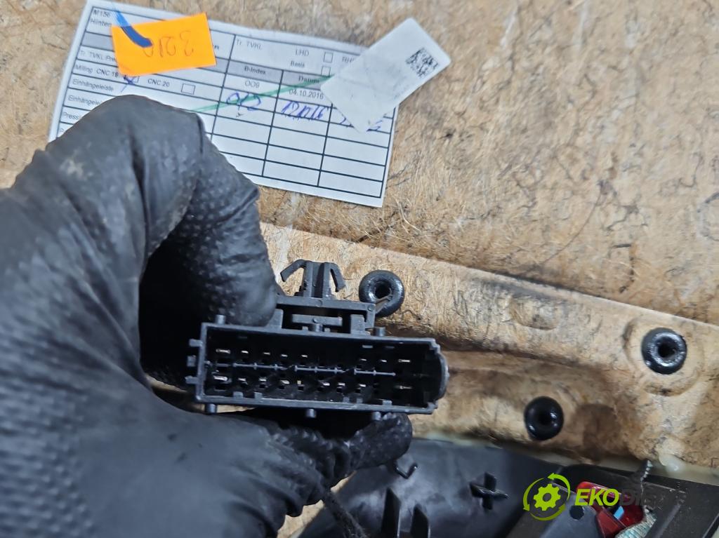 Maserati Quattroporte VI 13- 3.0 V6 automatic 301 kW 2979 cm3 4- Čalounictví: dvere zadné ľavé