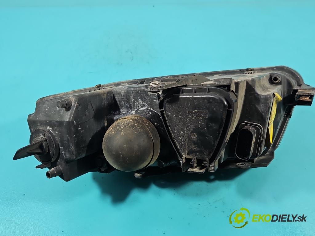 Vw Passat B5 1995-2005 1.9 TDI 101 HP automatic 74 kW 1896 cm3 5- Reflektor: pravý  (Svetlo predné pravé)