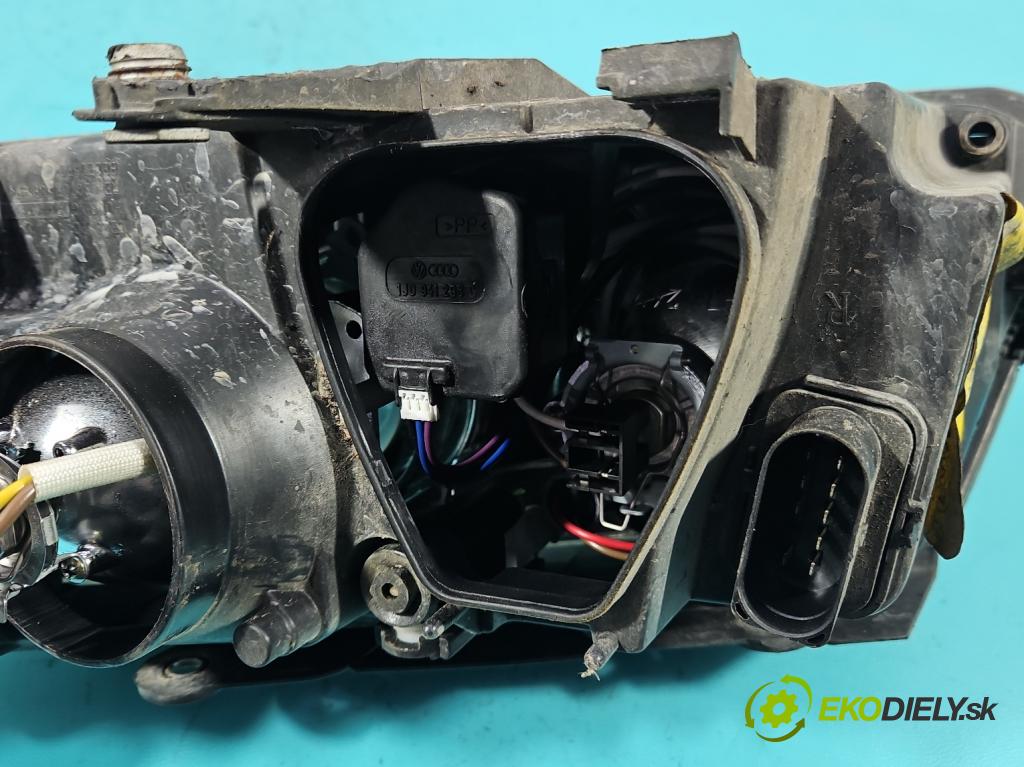 Vw Passat B5 1995-2005 1.9 TDI 101 HP automatic 74 kW 1896 cm3 5- Reflektor: pravý  (Svetlo predné pravé)