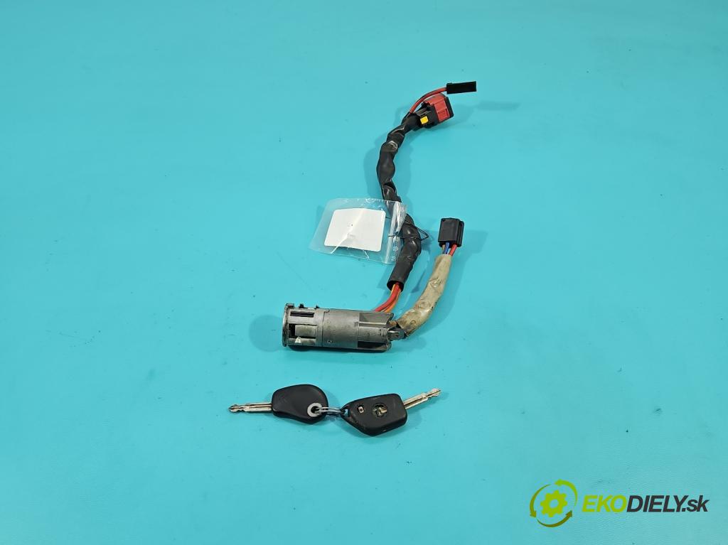 Citroen Xsara Picasso 1.6 8v 88 HP manual 65 kW 1597 cm3 5- Spínačka  (Spínacia skrinka)